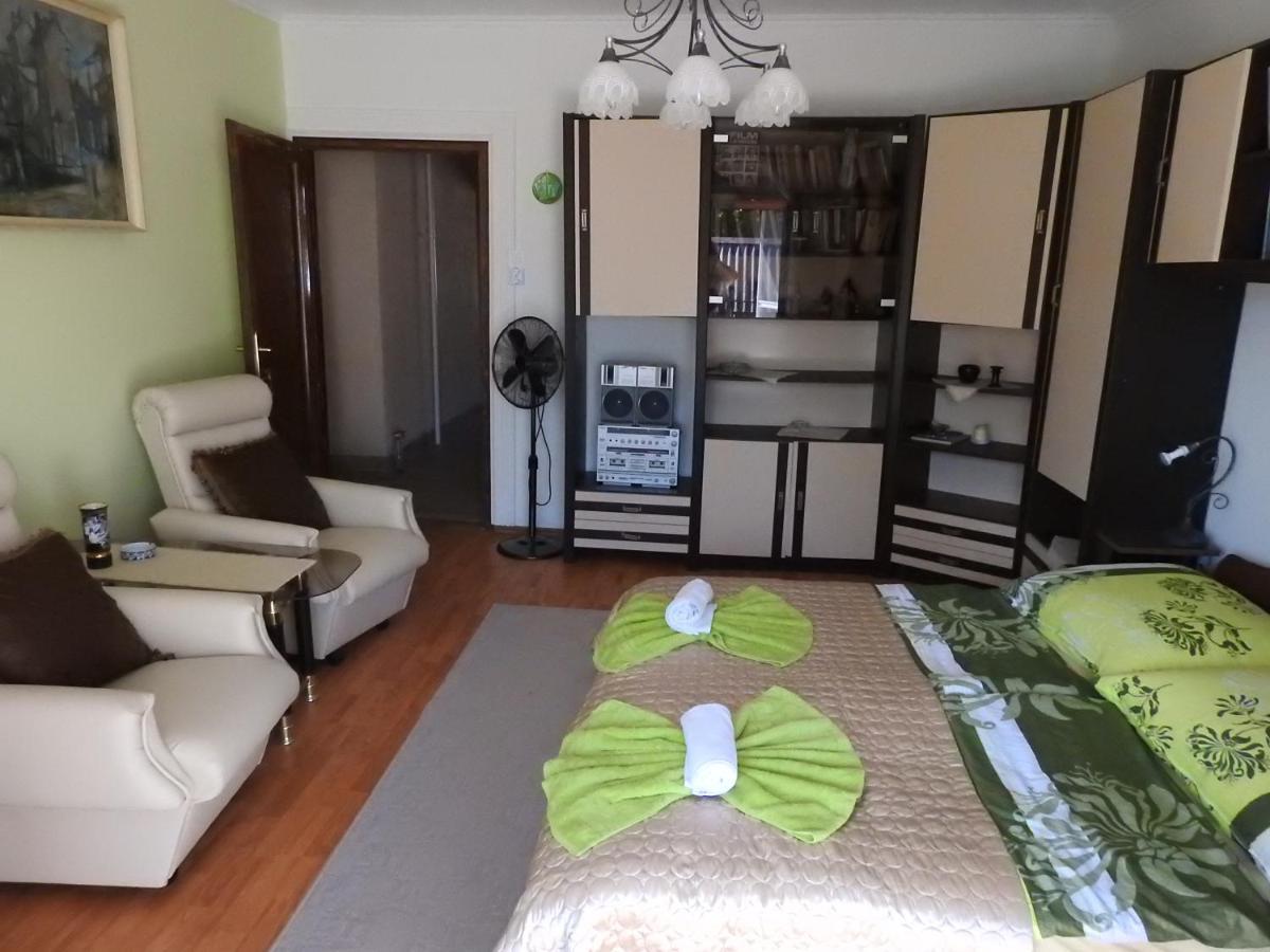 Haus Gizella Hotel Harkany Bagian luar foto
